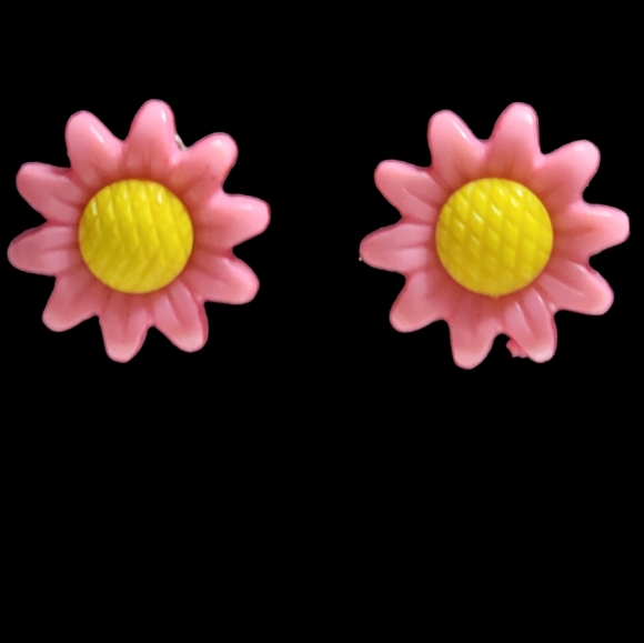 Vintage Pink And Yellow Daisy Earrings CLIP ON - Picture 1 of 3